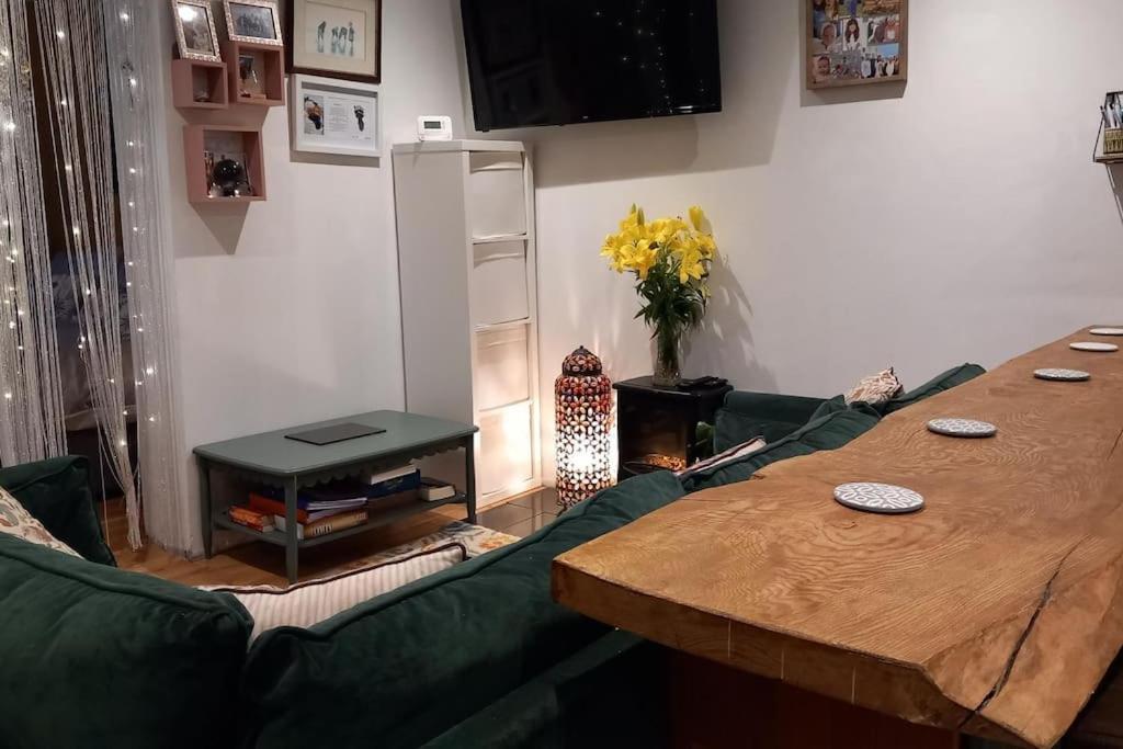 Holiday home Ty Cariad *